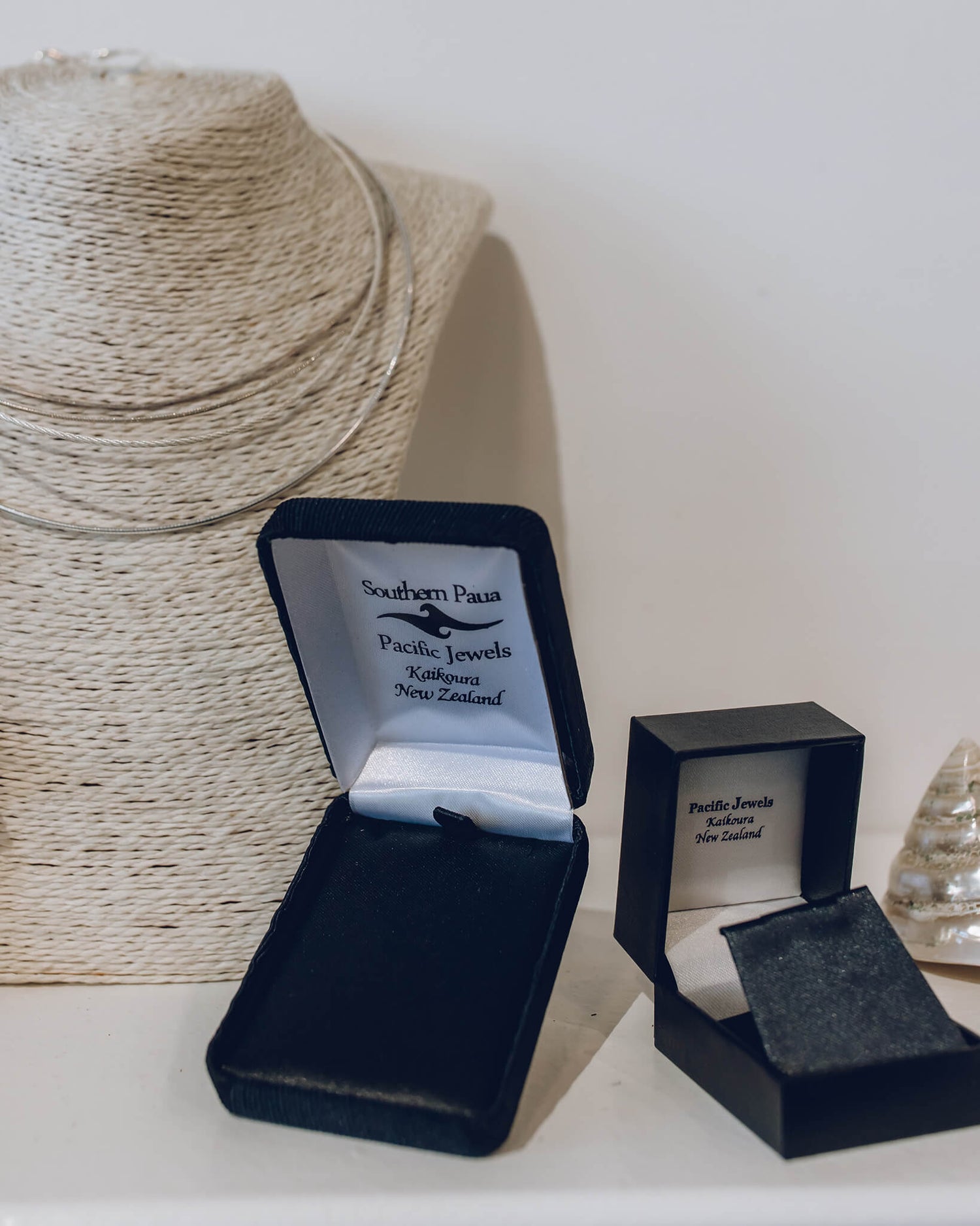 Chains, Jewellery Display Boxes & Pouches