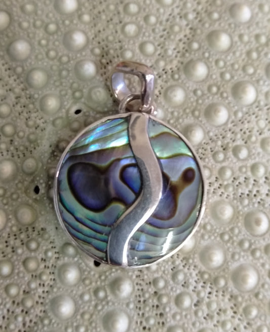 Paua Circle Pendant 28mm from Pacific Jewel - Southern Paua New Zealand