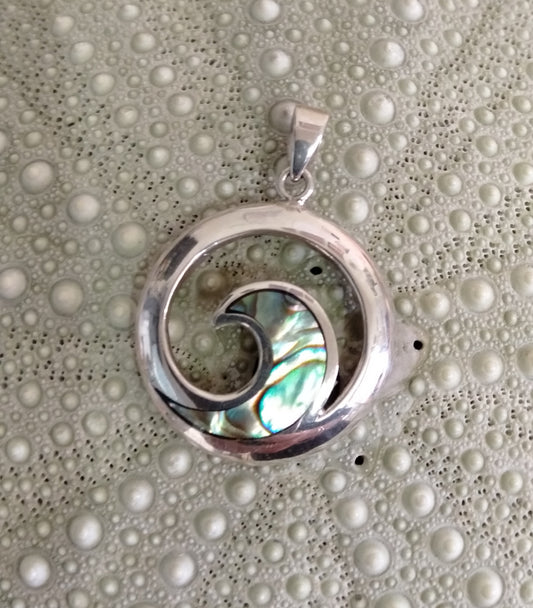 Paua Wave Pendant from Pacific Jewel - Southern Paua New Zealand