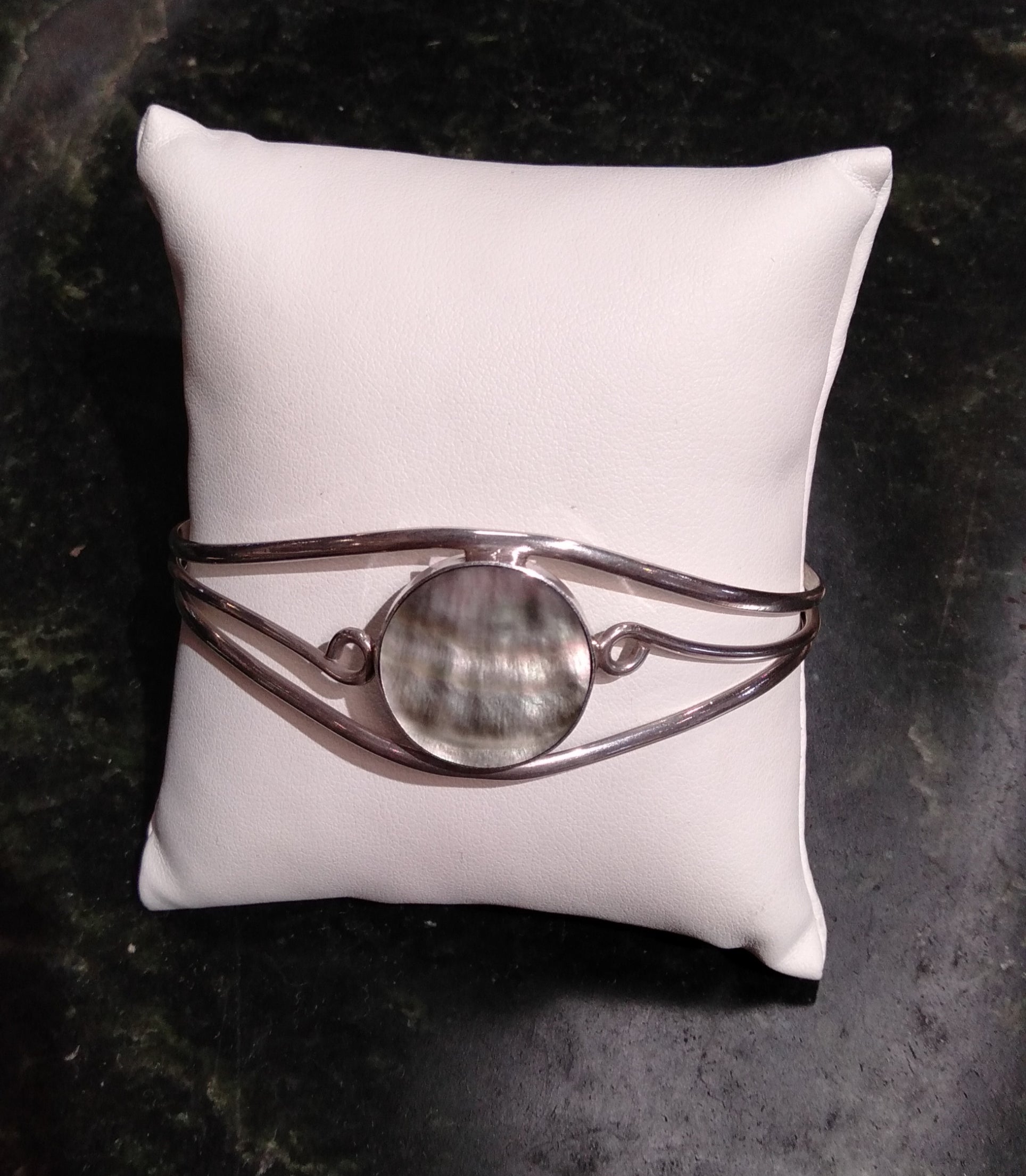 Circle Mother of Pearl Black Bangle SS from Pacific Jewel - Southern Paua New Zealand
