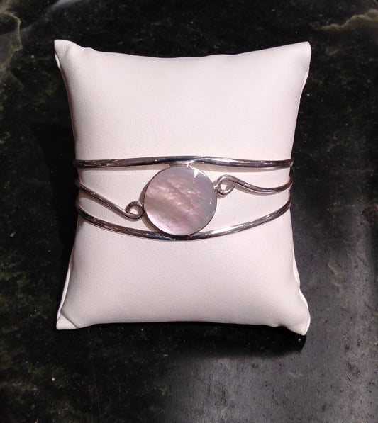 Circle Mother Of Pearl Bangle SS from Pacific Jewel - Southern Paua New Zealand