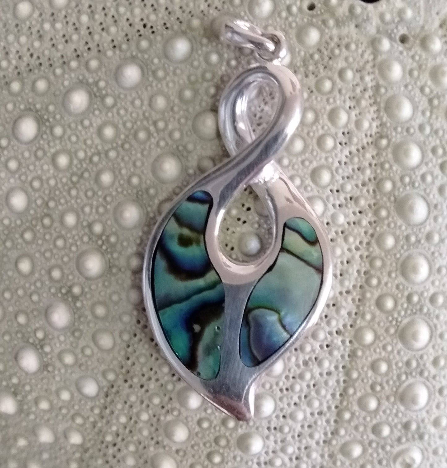 Paua 'Twist' Pendant from Pacific Jewel - Southern Paua New Zealand