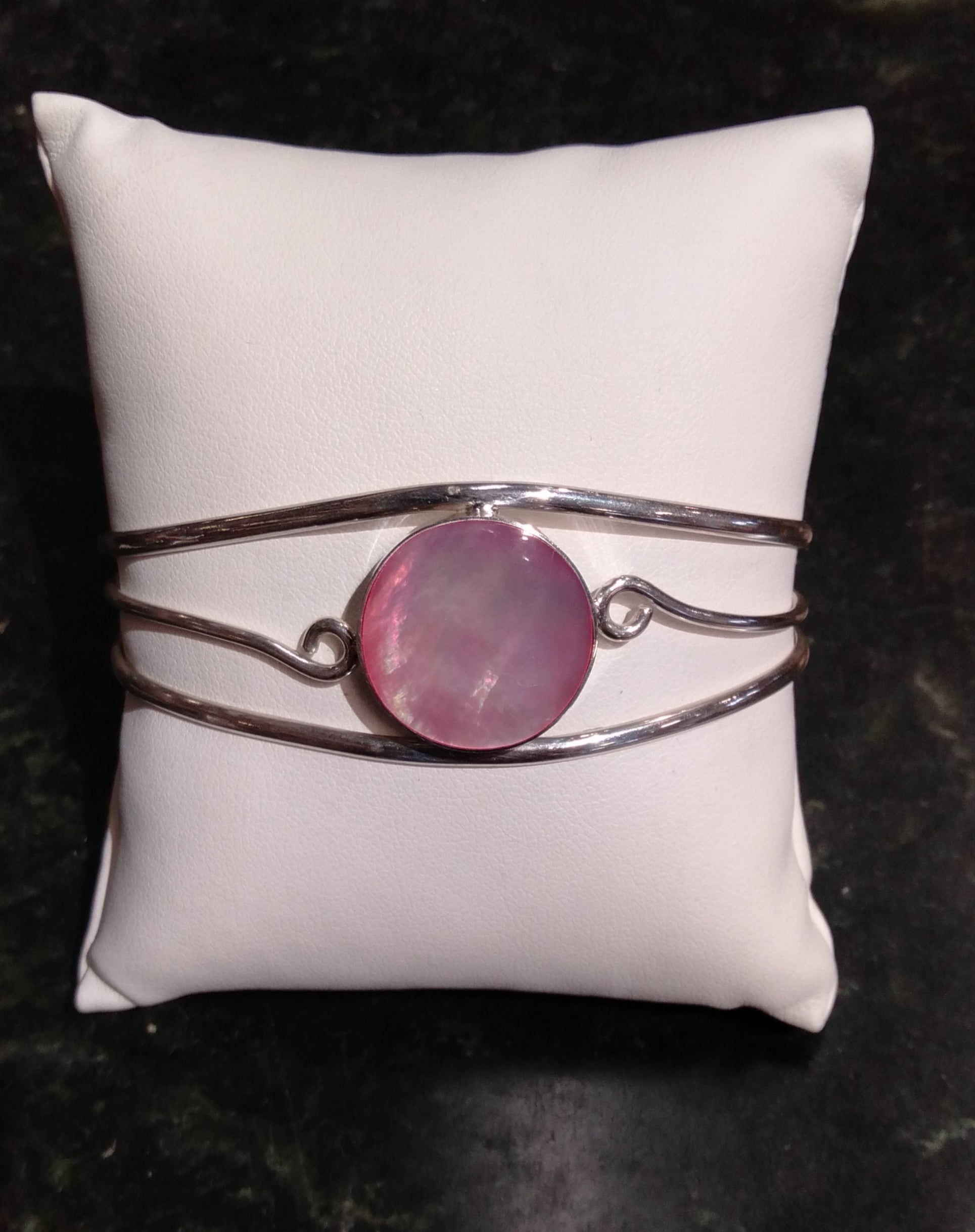 Circle Pink Mussel Bangle SS from Pacific Jewel - Southern Paua New Zealand